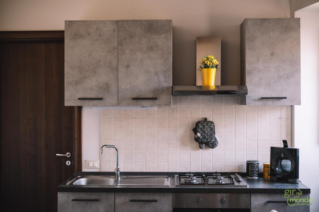 Giro Nel Mondo Apartments Katanya Dış mekan fotoğraf
