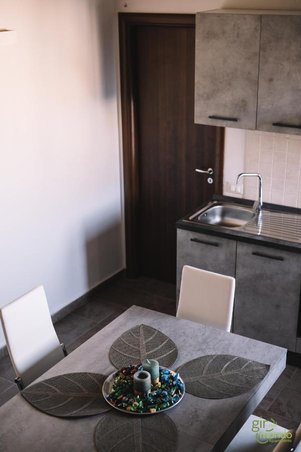 Giro Nel Mondo Apartments Katanya Dış mekan fotoğraf
