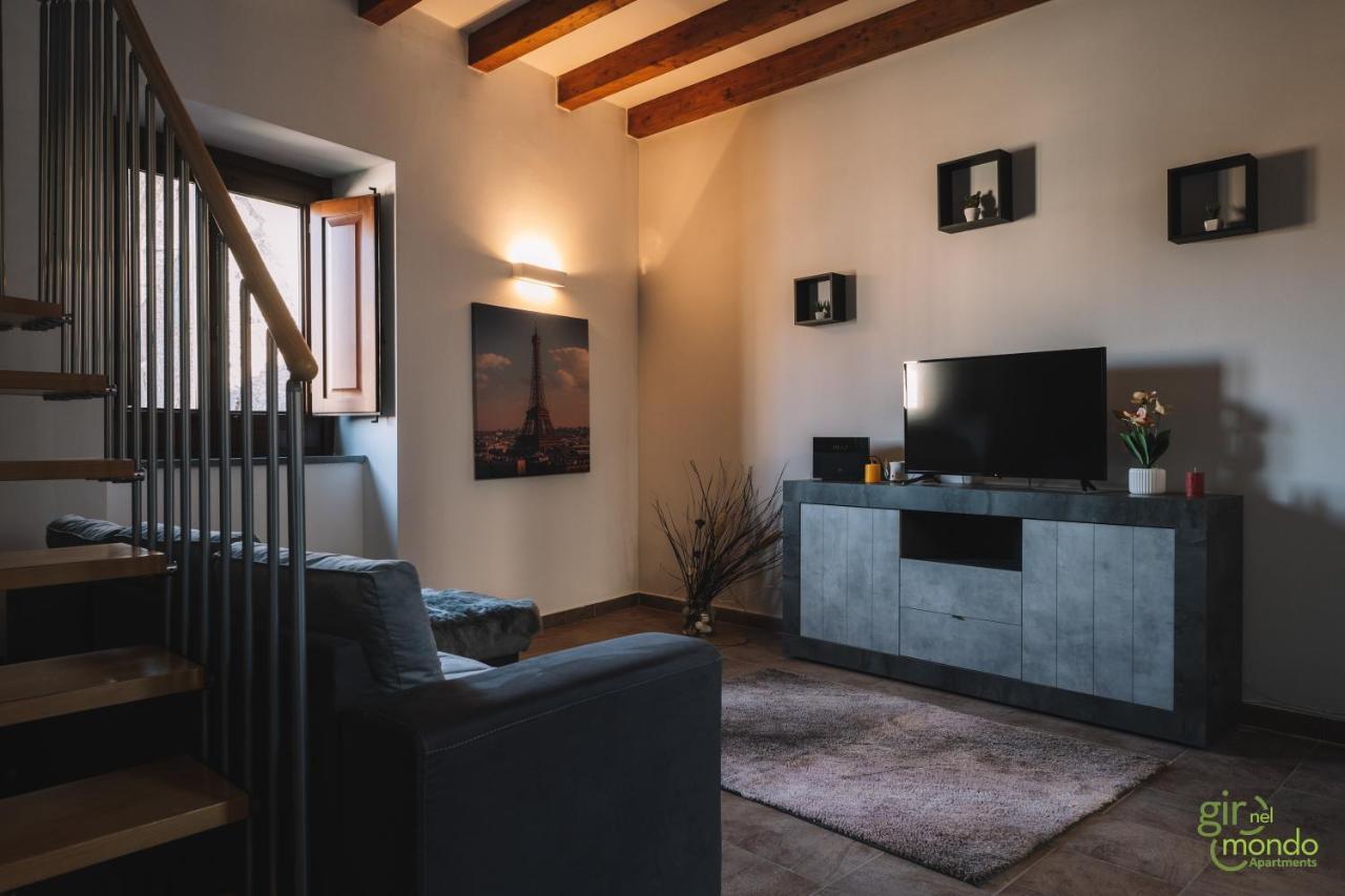 Giro Nel Mondo Apartments Katanya Dış mekan fotoğraf
