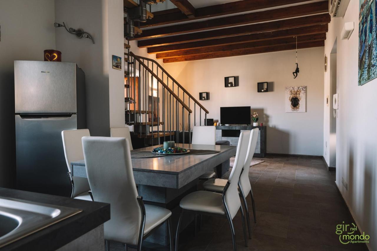 Giro Nel Mondo Apartments Katanya Dış mekan fotoğraf