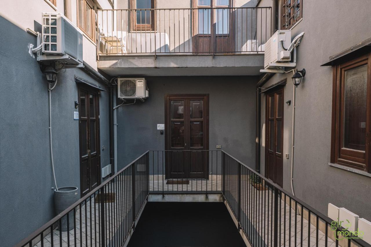 Giro Nel Mondo Apartments Katanya Dış mekan fotoğraf